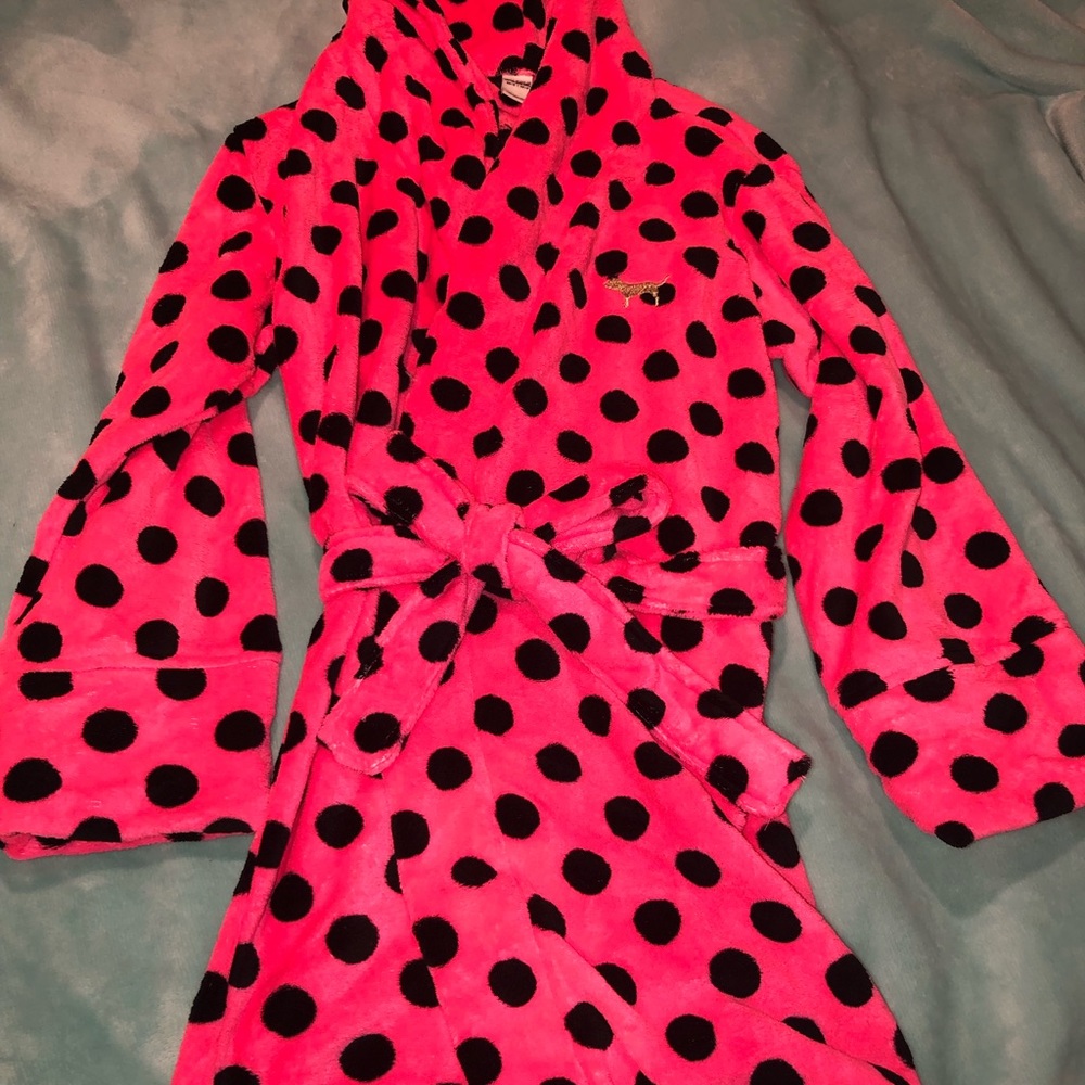 PINK Victoria’s Secret Robe !!